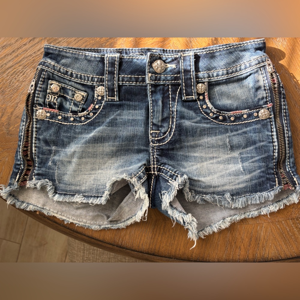 Stylish Distressed Denim Shorts